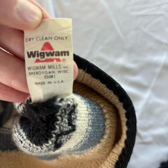 Wigwam Winter Hat - Picture 4 of 7